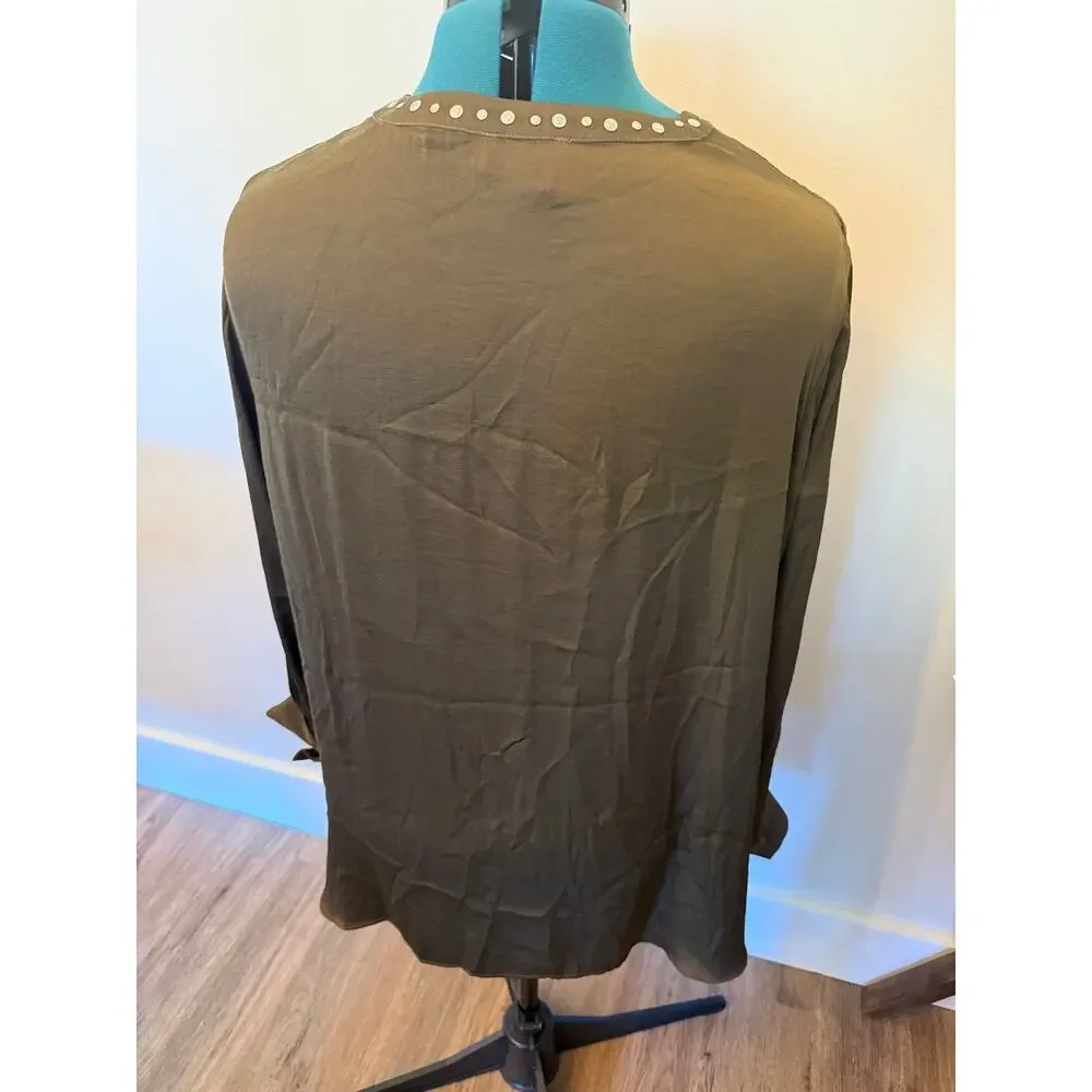 Carmen Marc Valvo Green V Neck Blouse with Metal Embellishments Size 2X - Picture 2 of 3